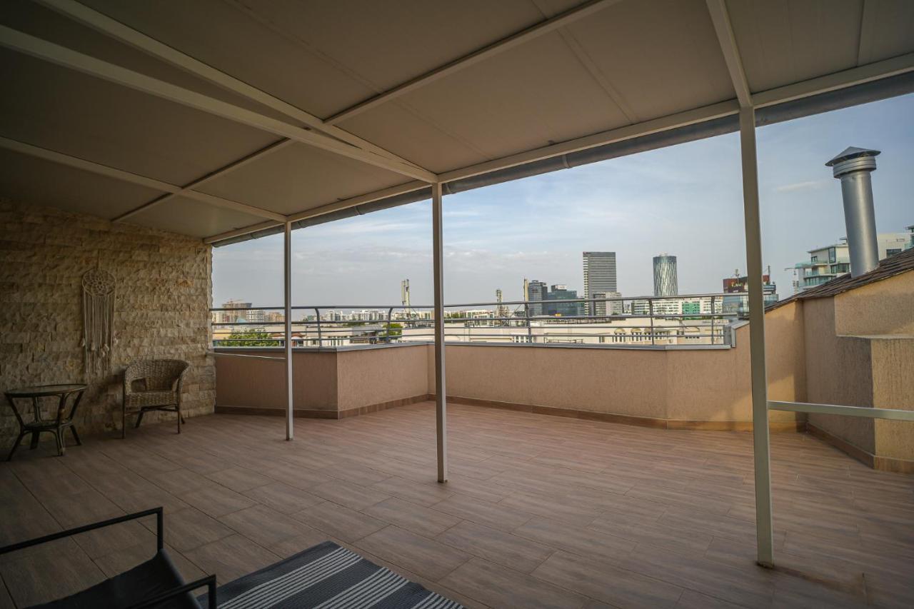 Penthouse With Huge Rooftop & Amazing City View Bucureşti Ngoại thất bức ảnh