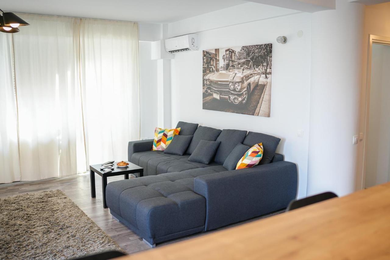 Penthouse With Huge Rooftop & Amazing City View Bucureşti Ngoại thất bức ảnh