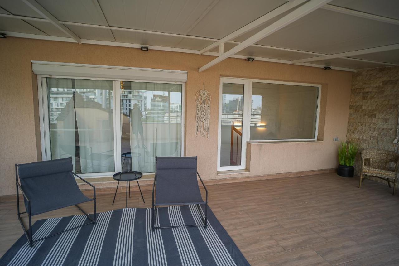 Penthouse With Huge Rooftop & Amazing City View Bucureşti Ngoại thất bức ảnh