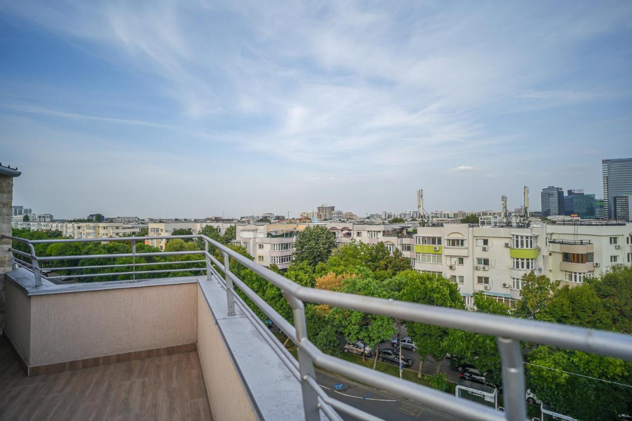 Penthouse With Huge Rooftop & Amazing City View Bucureşti Ngoại thất bức ảnh